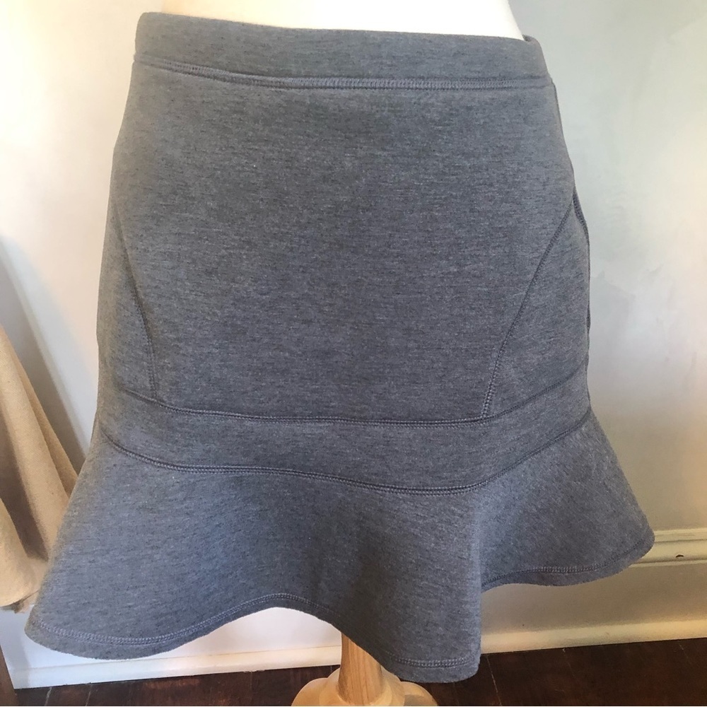 Harv’e Bernard Grey athletic, casual, stretchy, flirty mini skirt Size Large - Picture 2 of 7